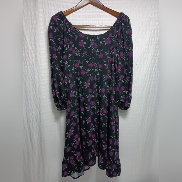 HotTopic  💯 Rayon  midi floral Dress.  Size L - Picture 1 of 7